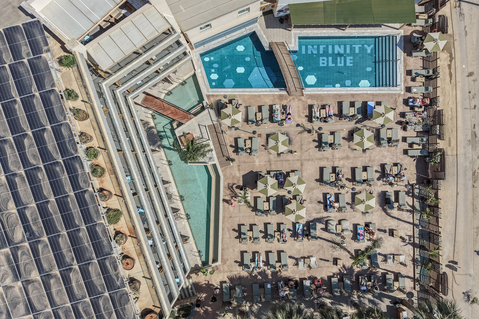 Enorme Infinity Beach ex Infinity Blue