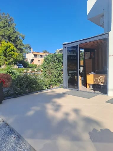 Beach Hotel Kapahi