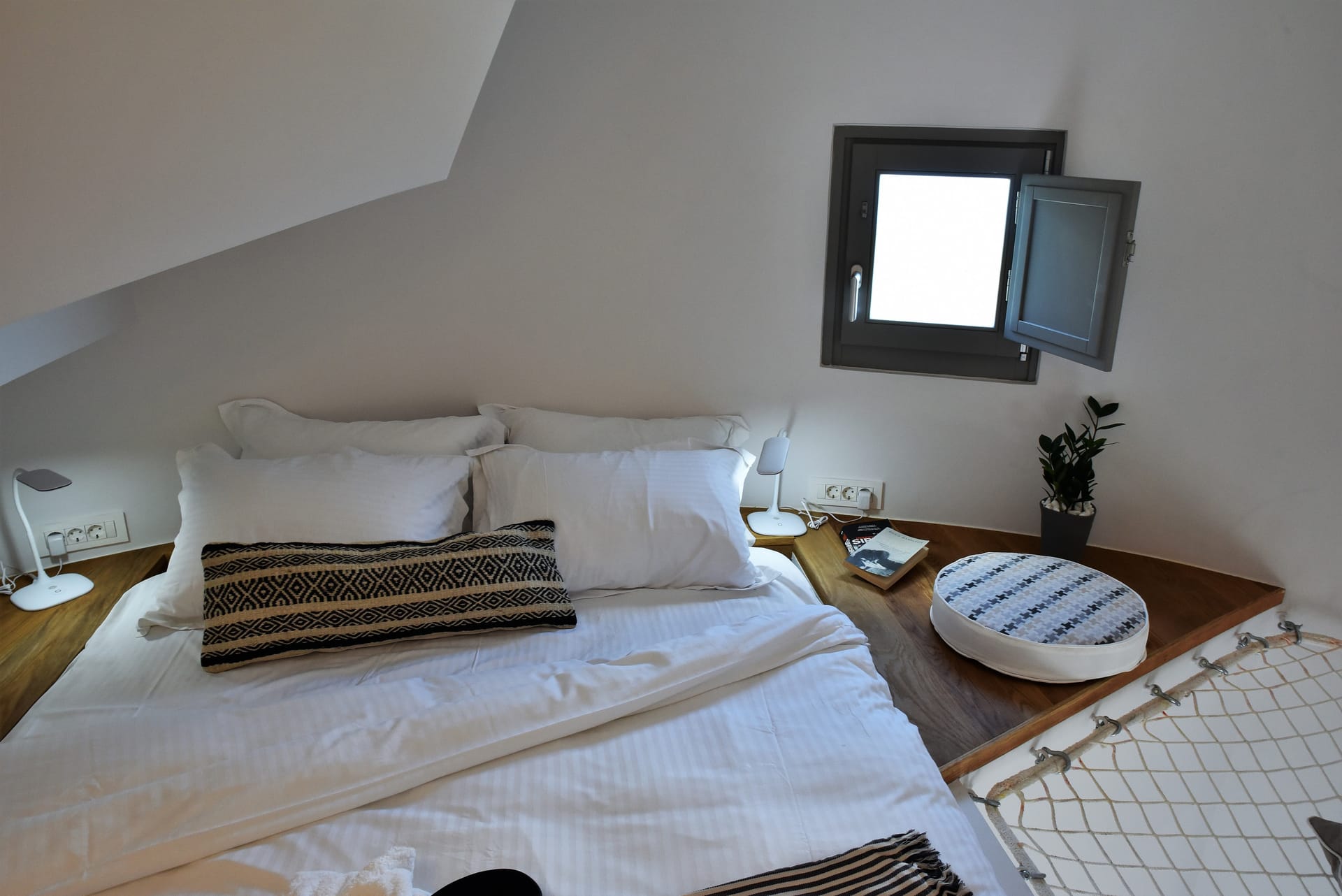 Horizon Mills Villas and Suites Santorini