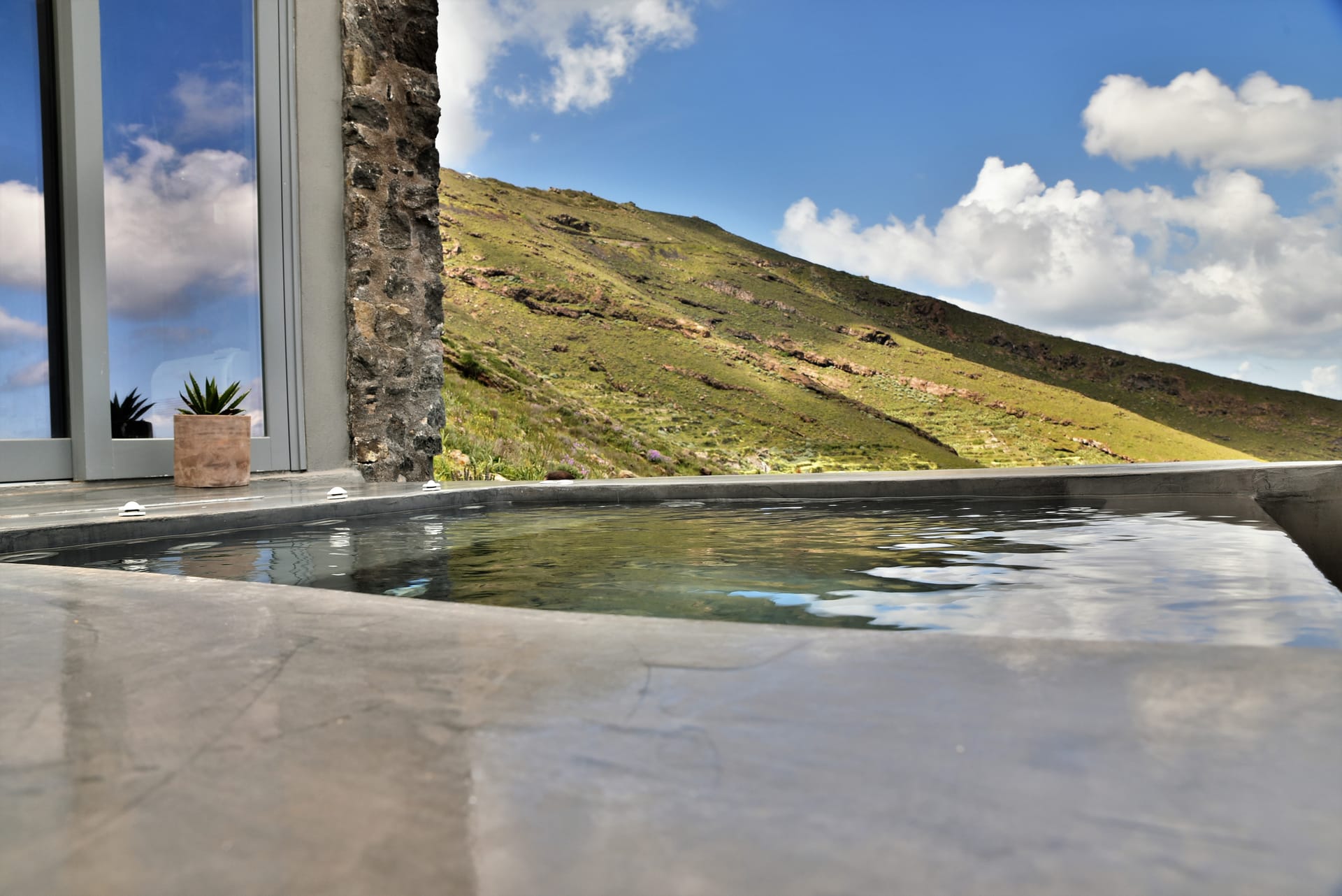 Horizon Mills Villas and Suites Santorini