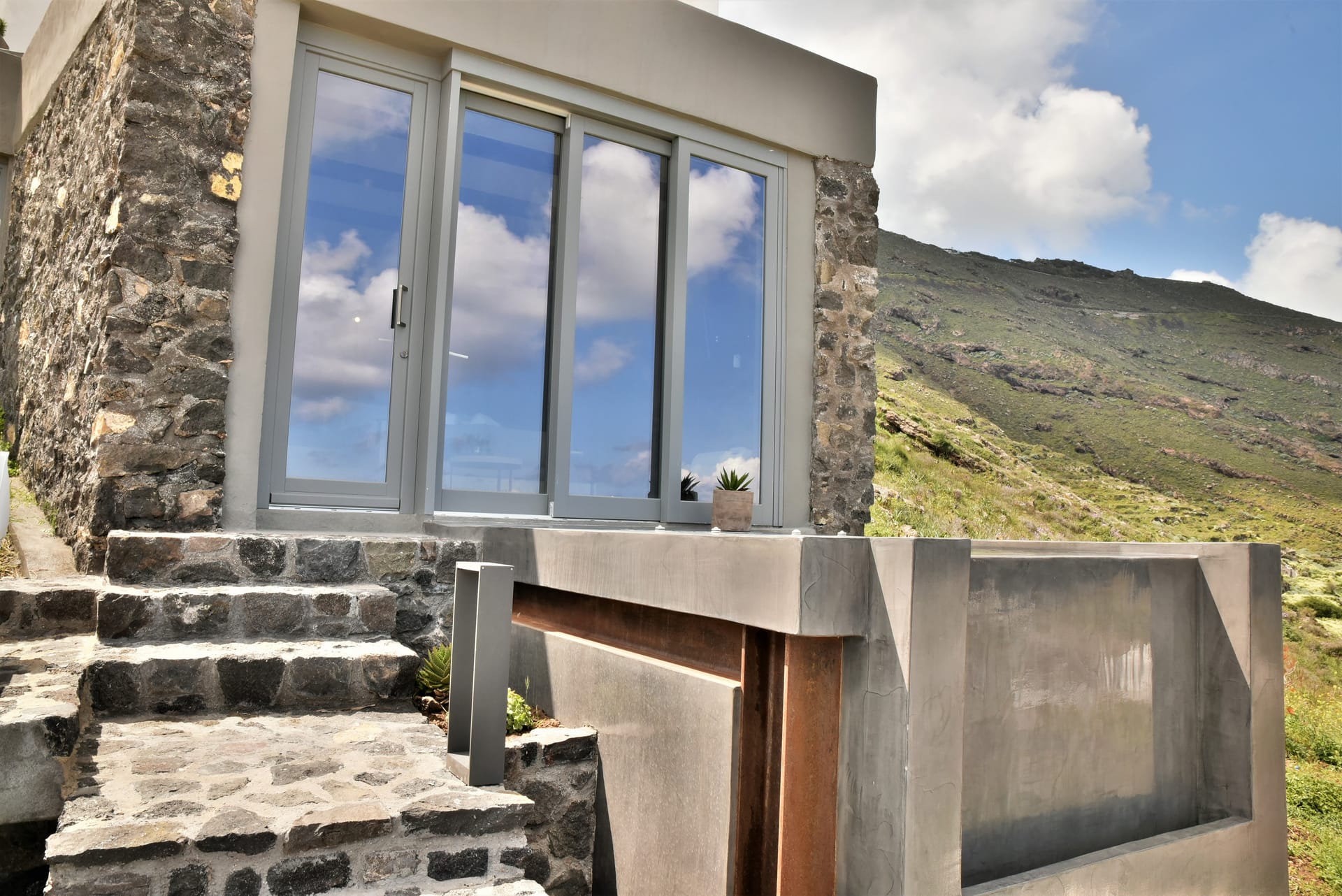 Horizon Mills Villas and Suites Santorini