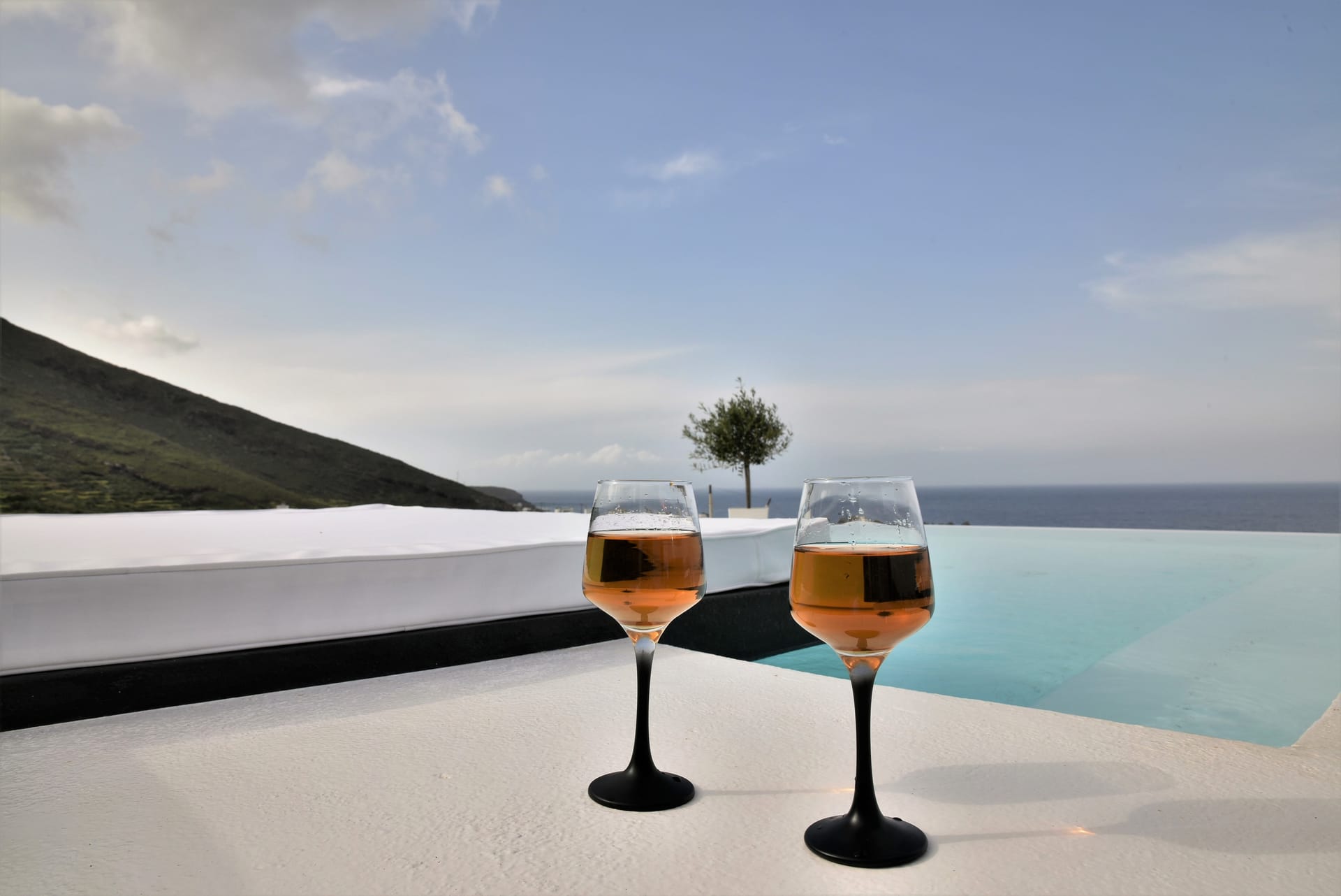 Horizon Mills Villas and Suites Santorini