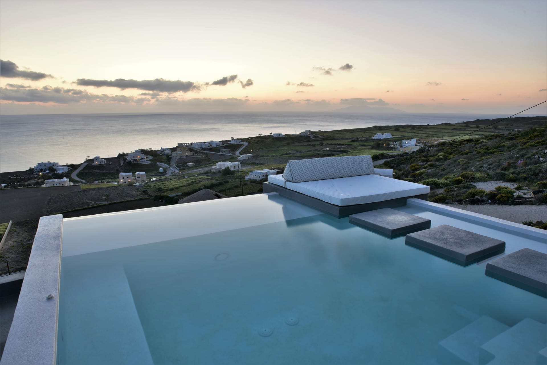 Horizon Mills Villas and Suites Santorini