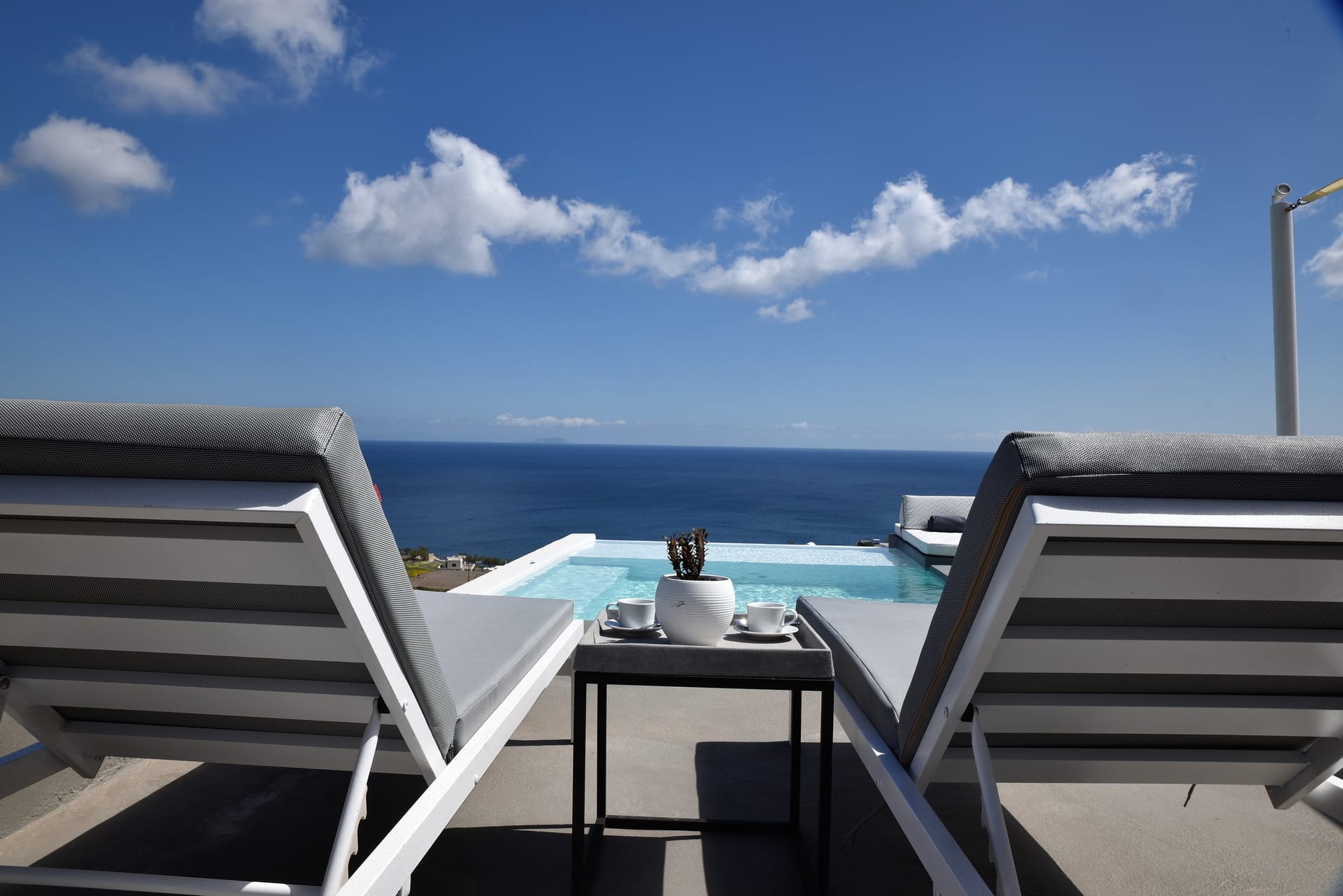 Horizon Mills Villas and Suites Santorini