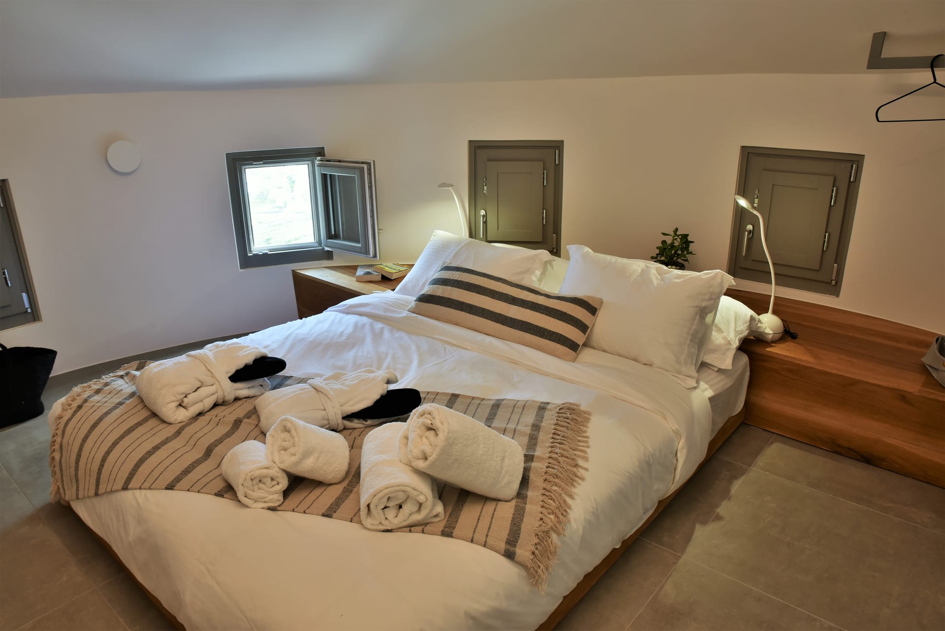 Horizon Mills Villas and Suites Santorini