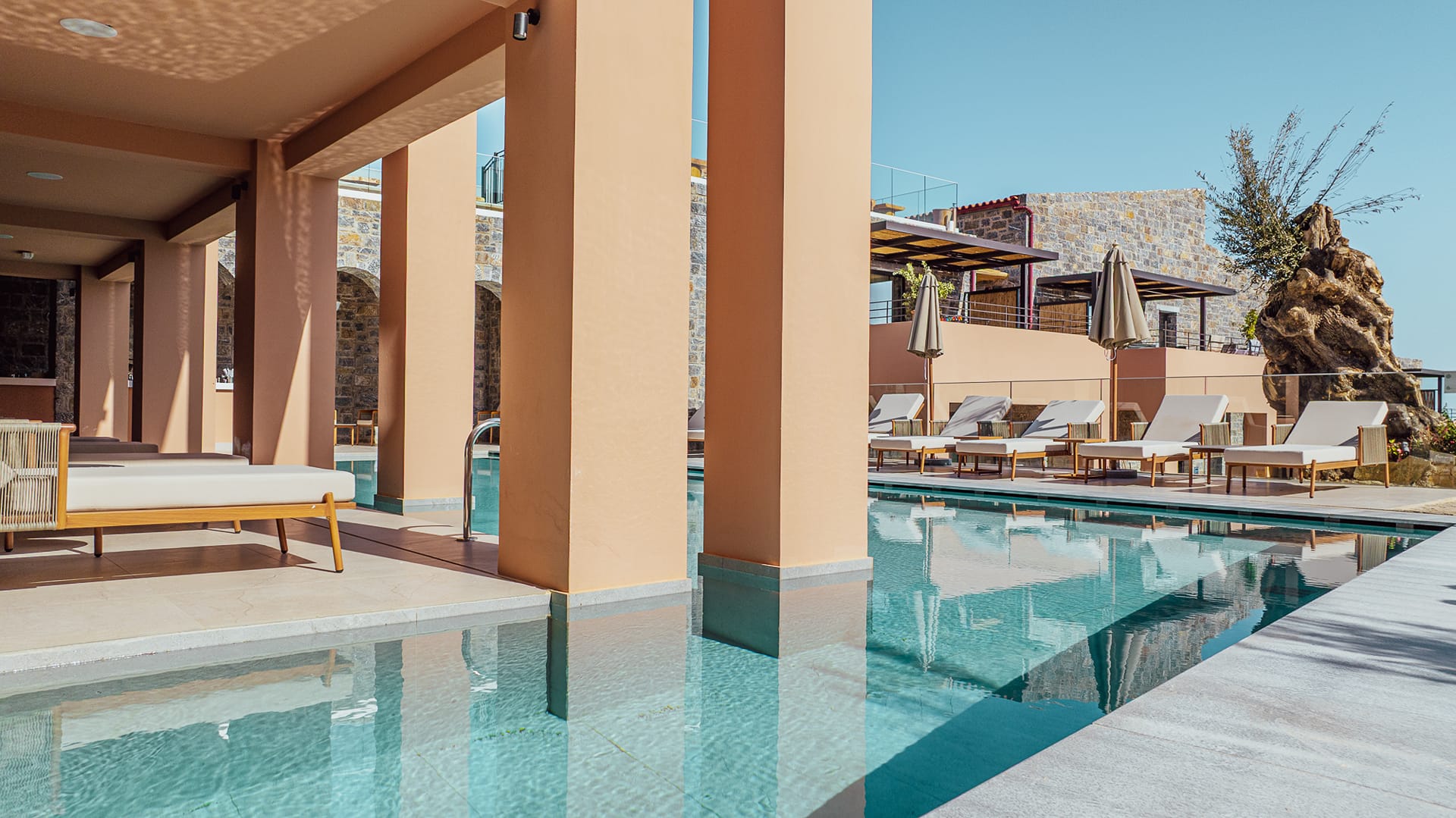 Volta Seaside Boutique Hotel