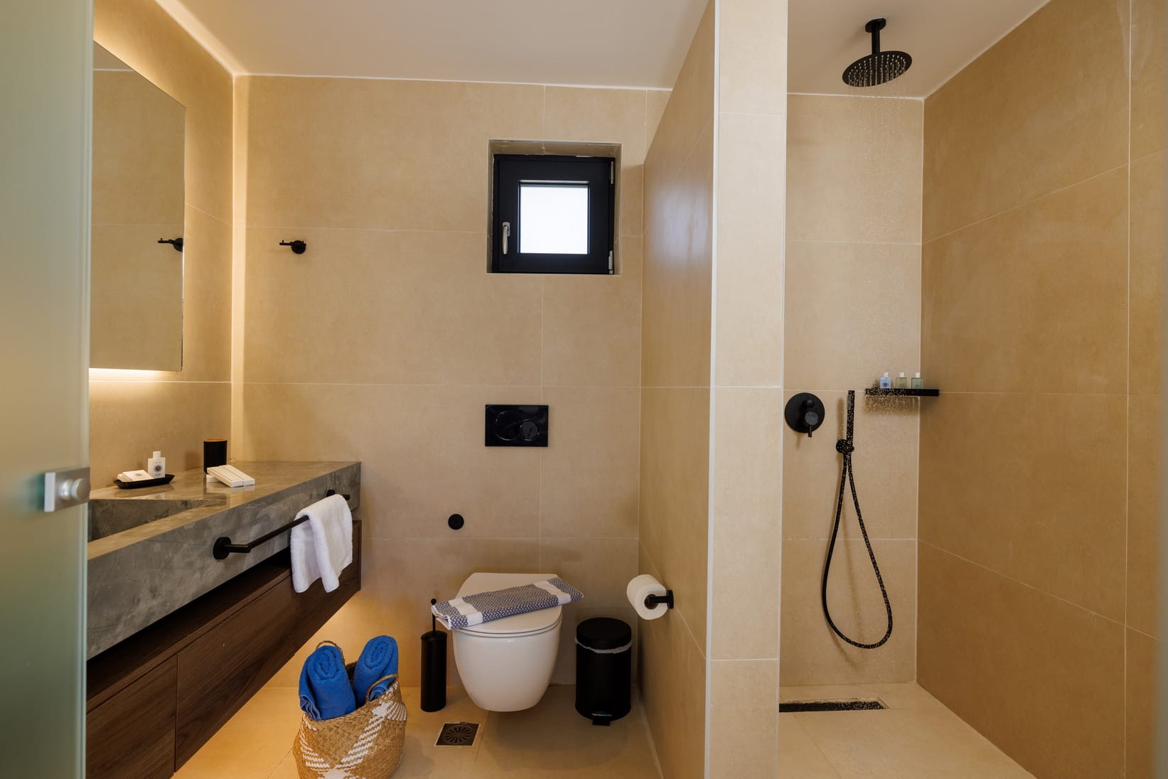 Deos Luxury Suites