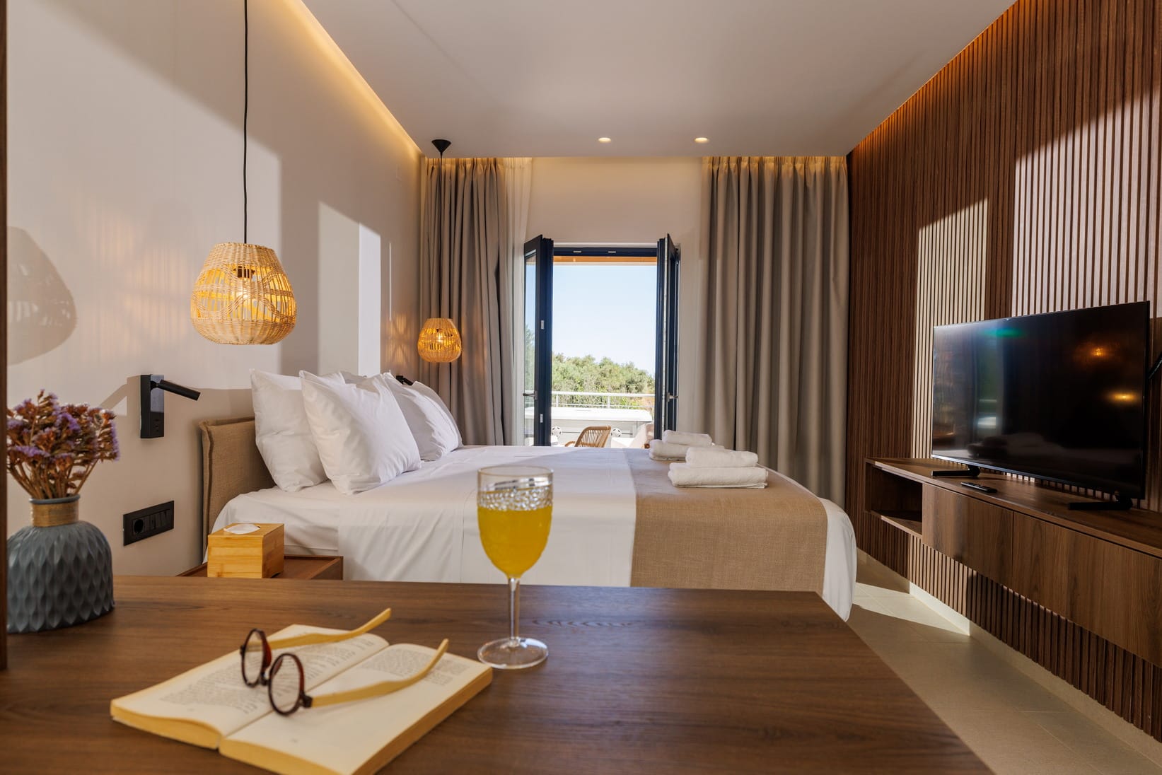 Deos Luxury Suites