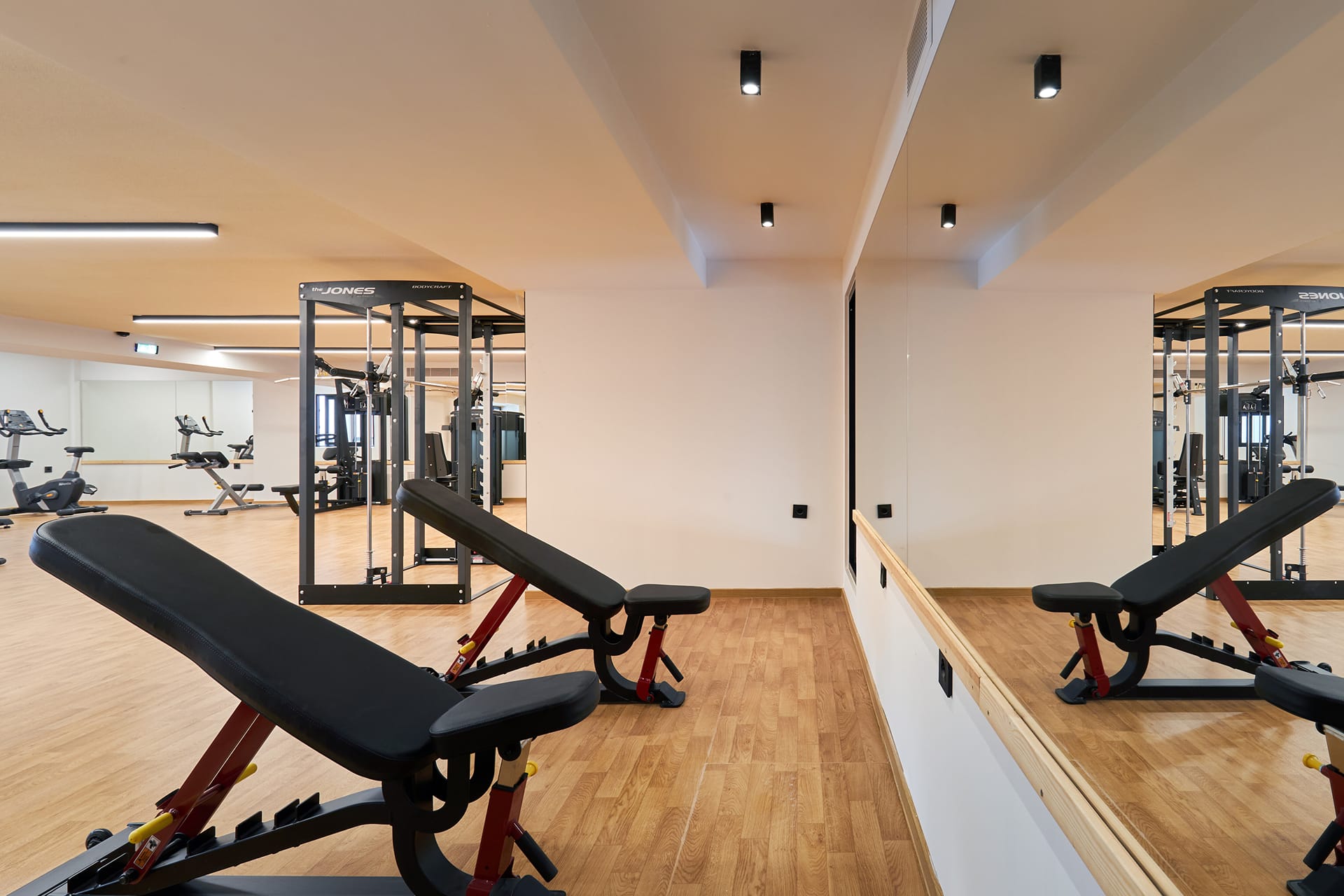 Enorme Epavli Urban Living