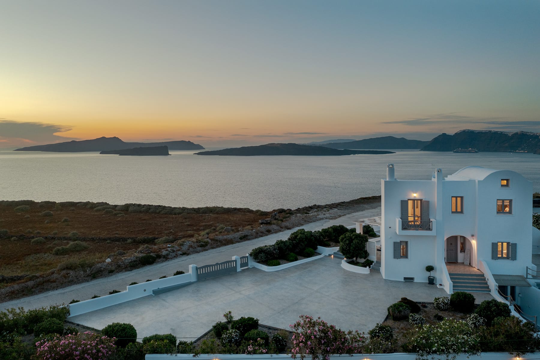 Hemera Holiday Home Villa on Santorini