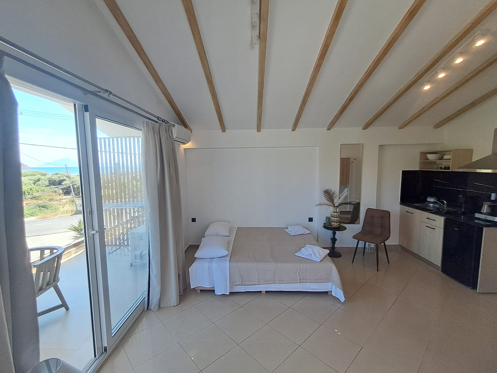 Kapahi Suites Apartments
