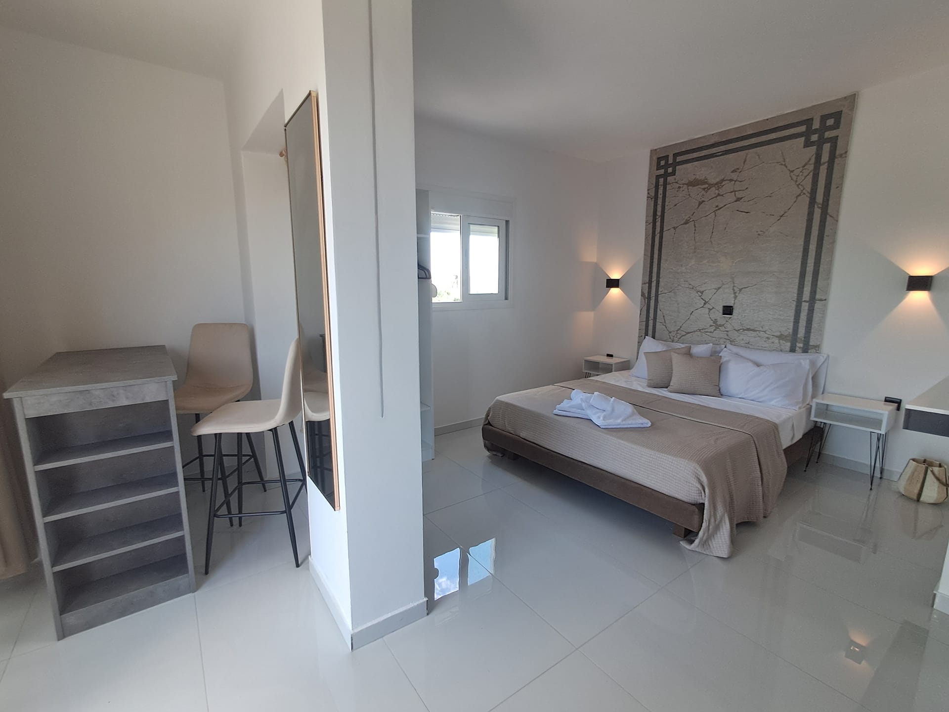 Kapahi Suites Apartments