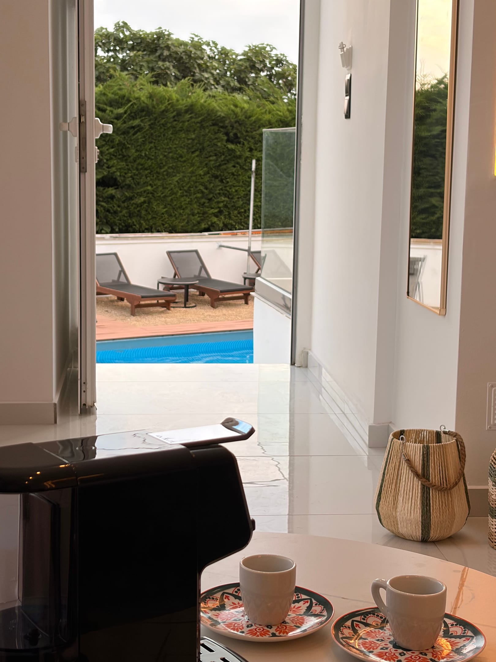 Kapahi Suites Apartments