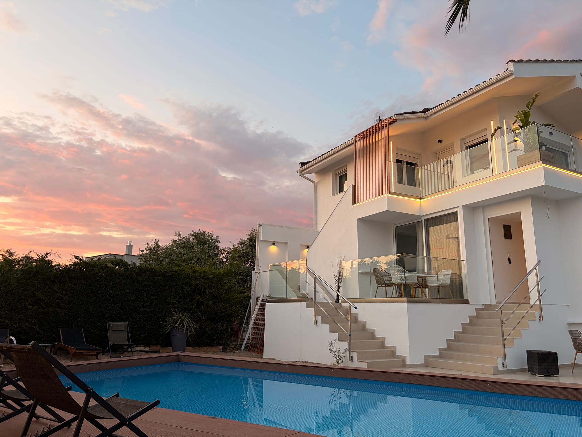 Kapahi Suites Apartments