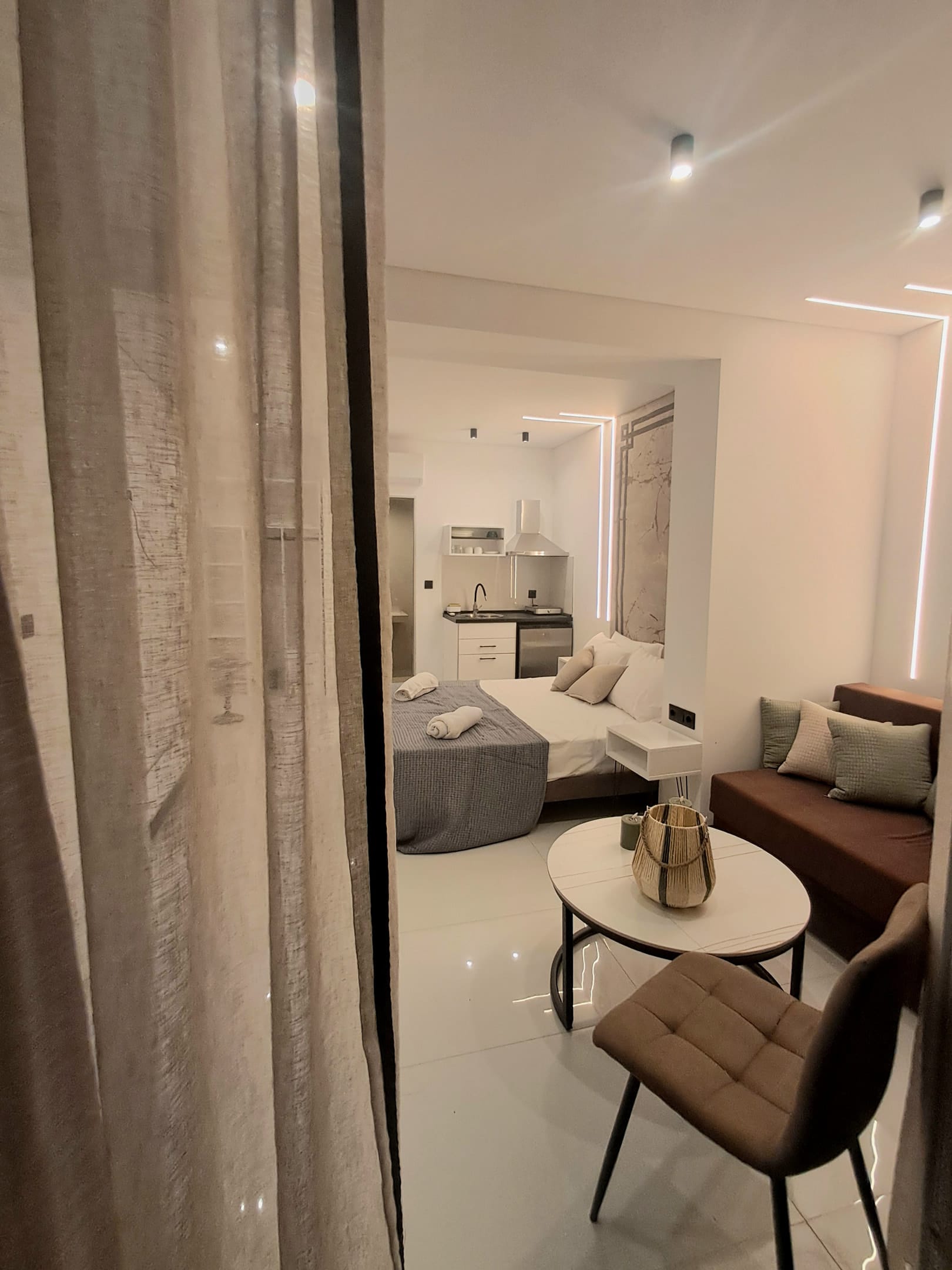 Kapahi Suites Apartments