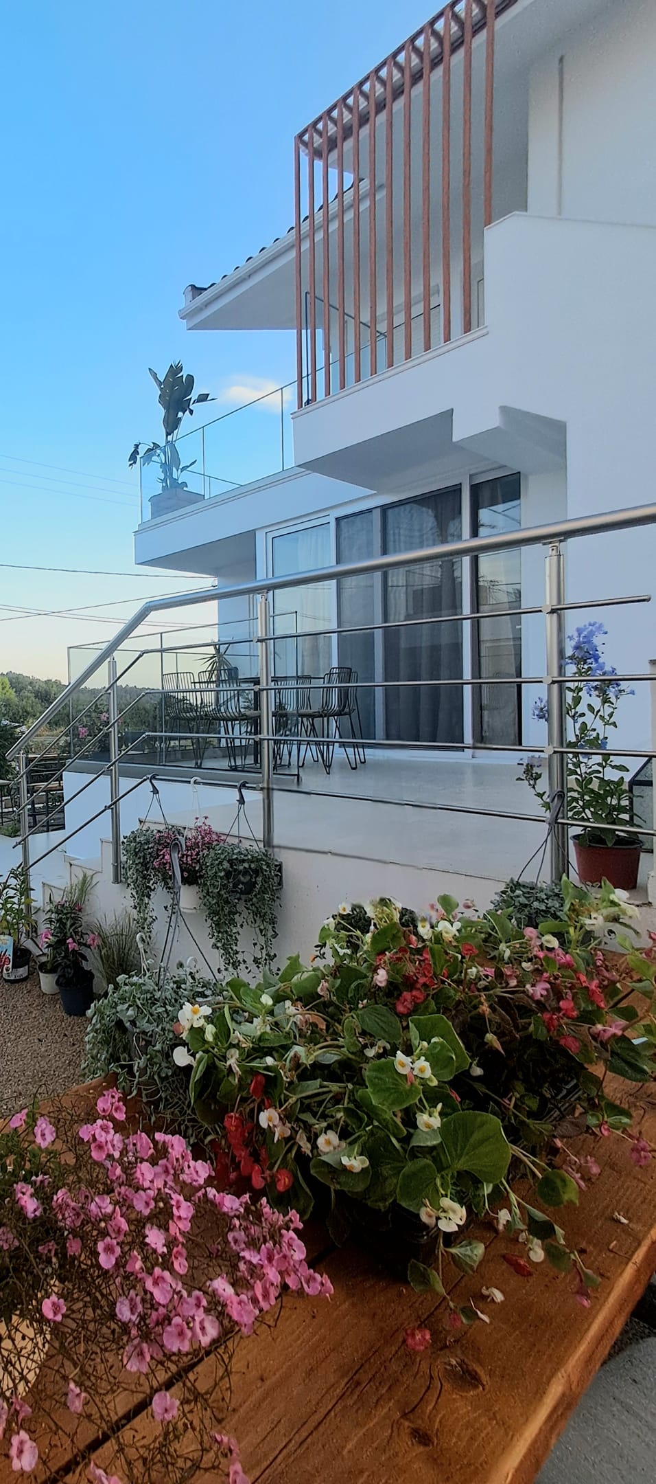 Kapahi Suites Apartments