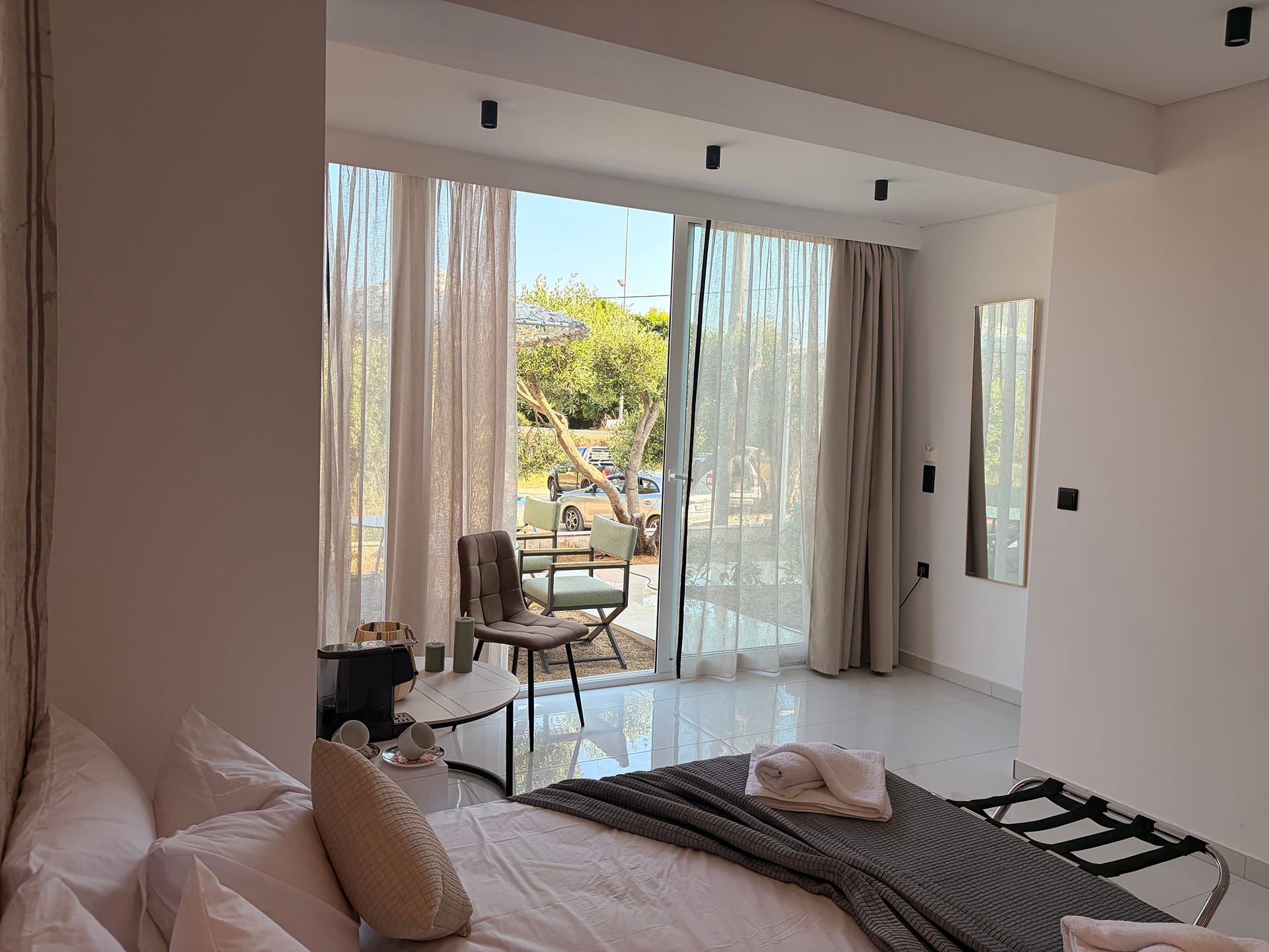 Kapahi Suites Apartments