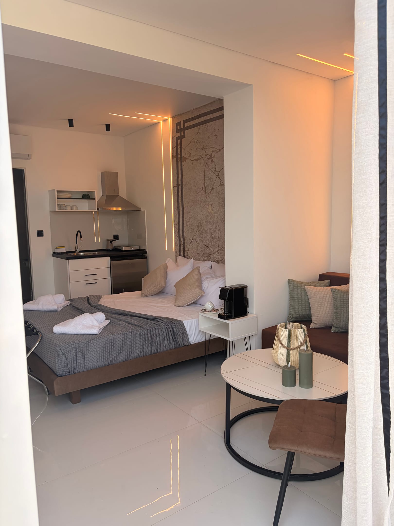 Kapahi Suites Apartments