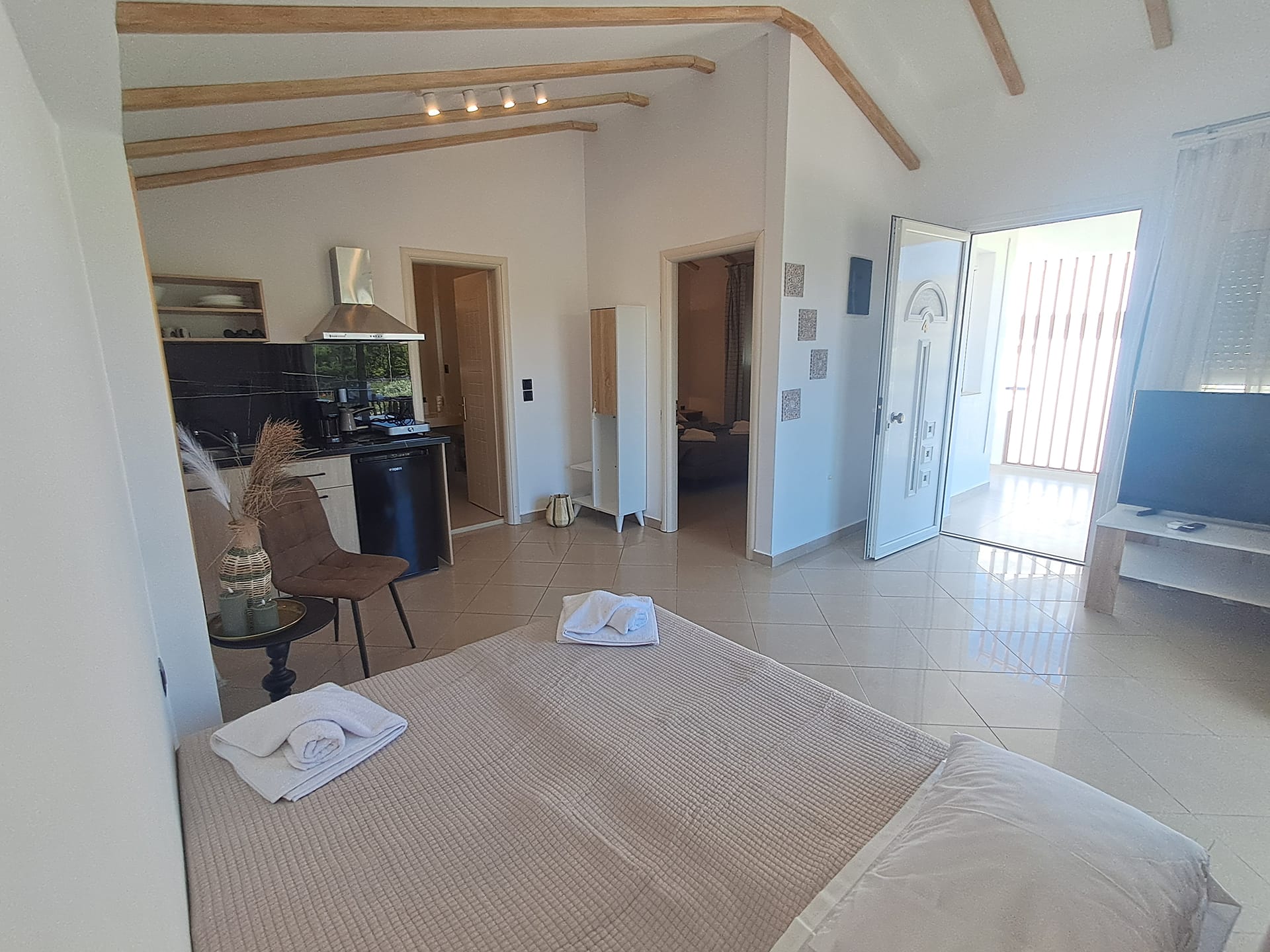Kapahi Suites Apartments