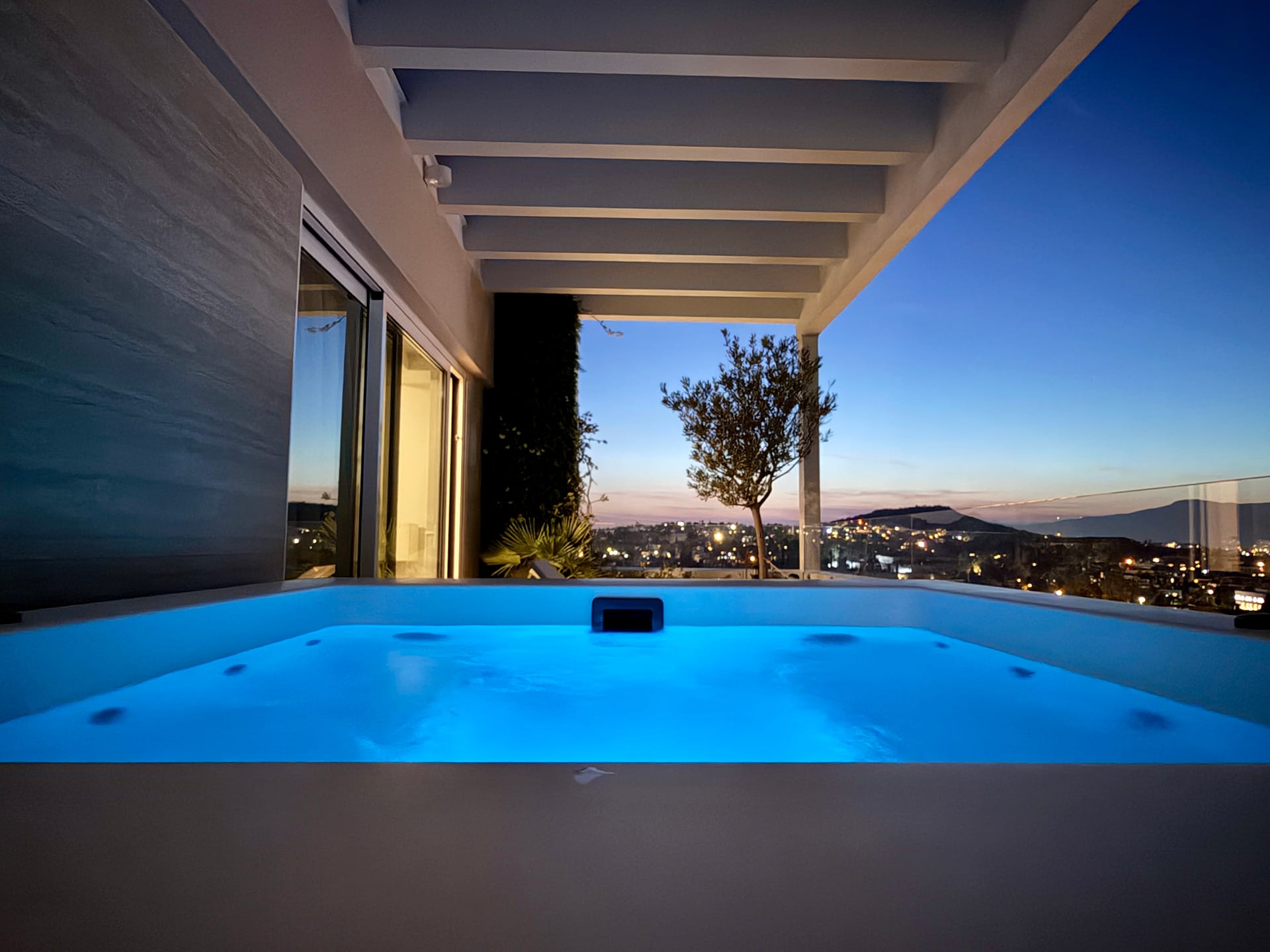 One 360 Skyline Athens Penthouses​