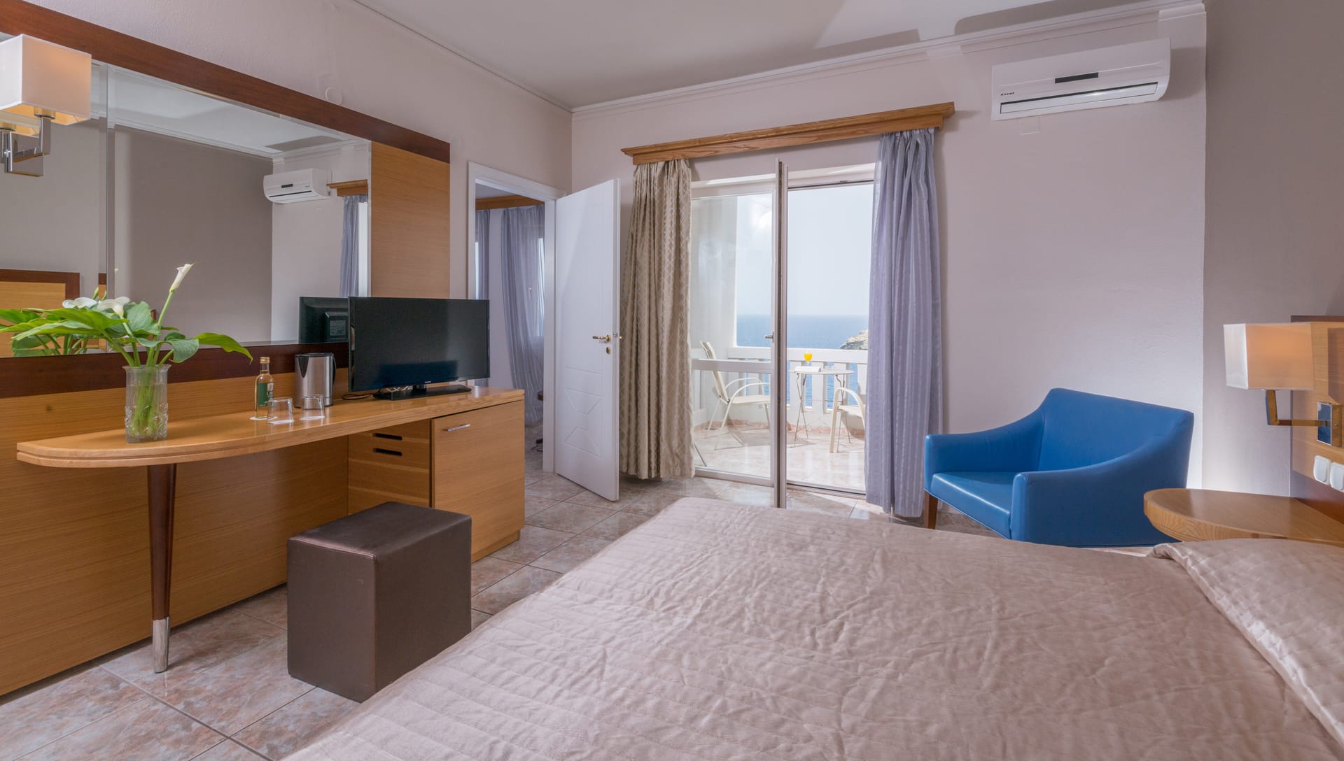 Double Room (Promo)