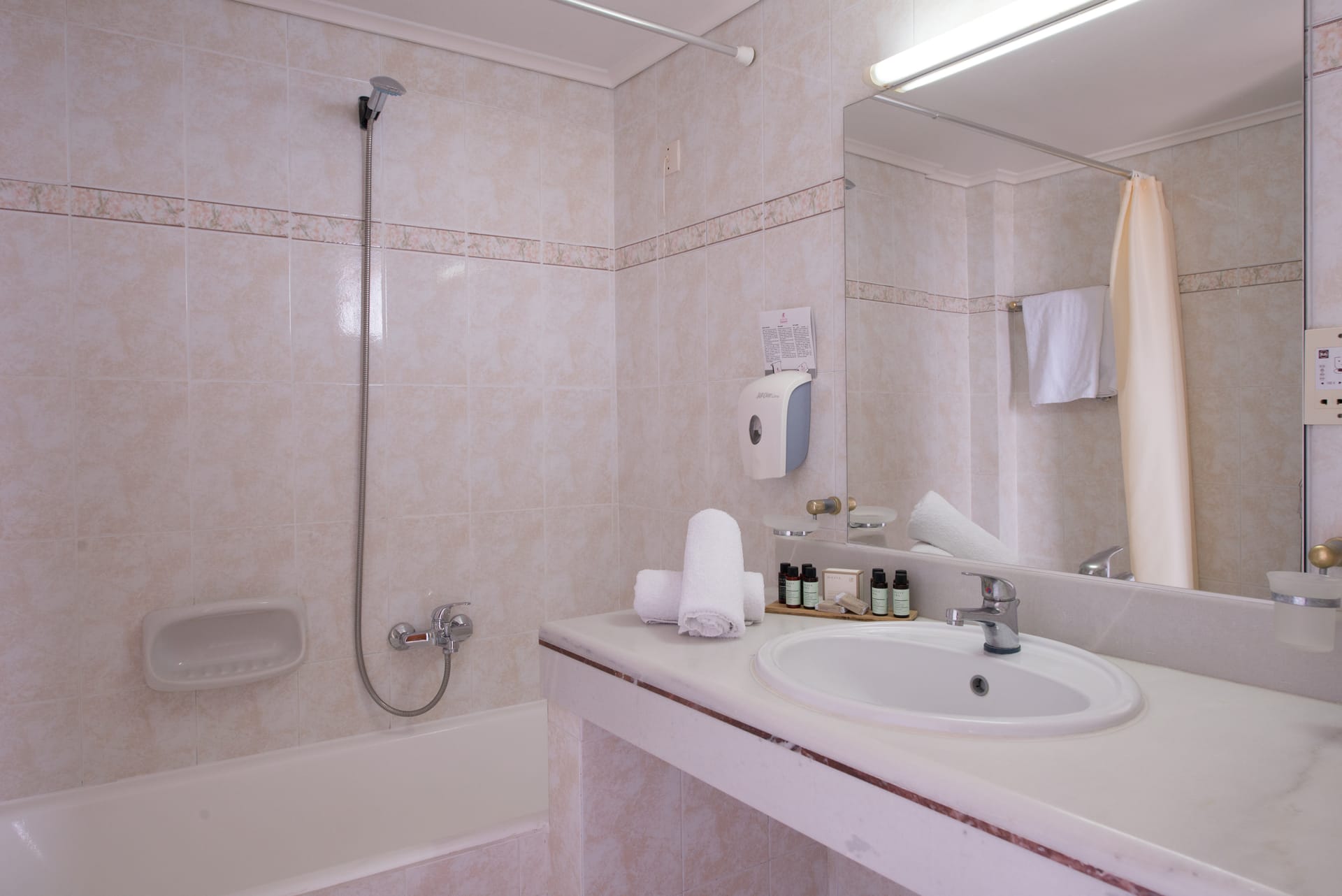 Athina Palace Resort & Spa - DLV - 2
