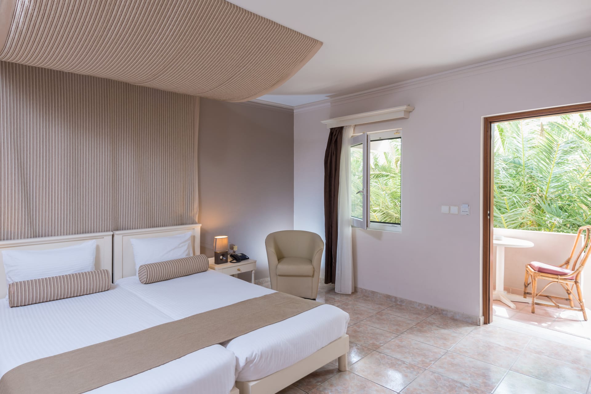 Athina Palace Resort & Spa - DLV - 3