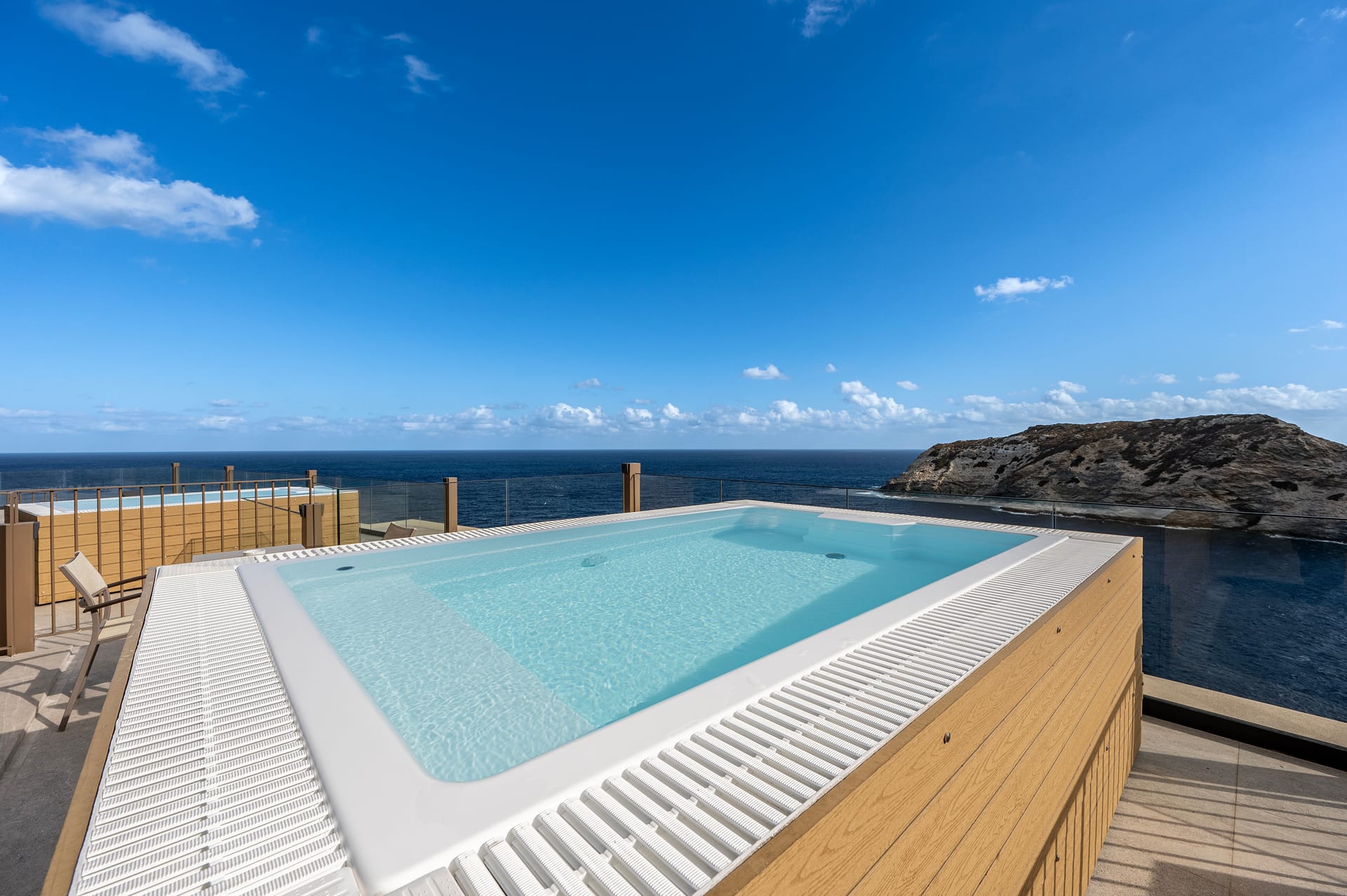 Junior Suite with Jacuzzi Private Pool Sea View