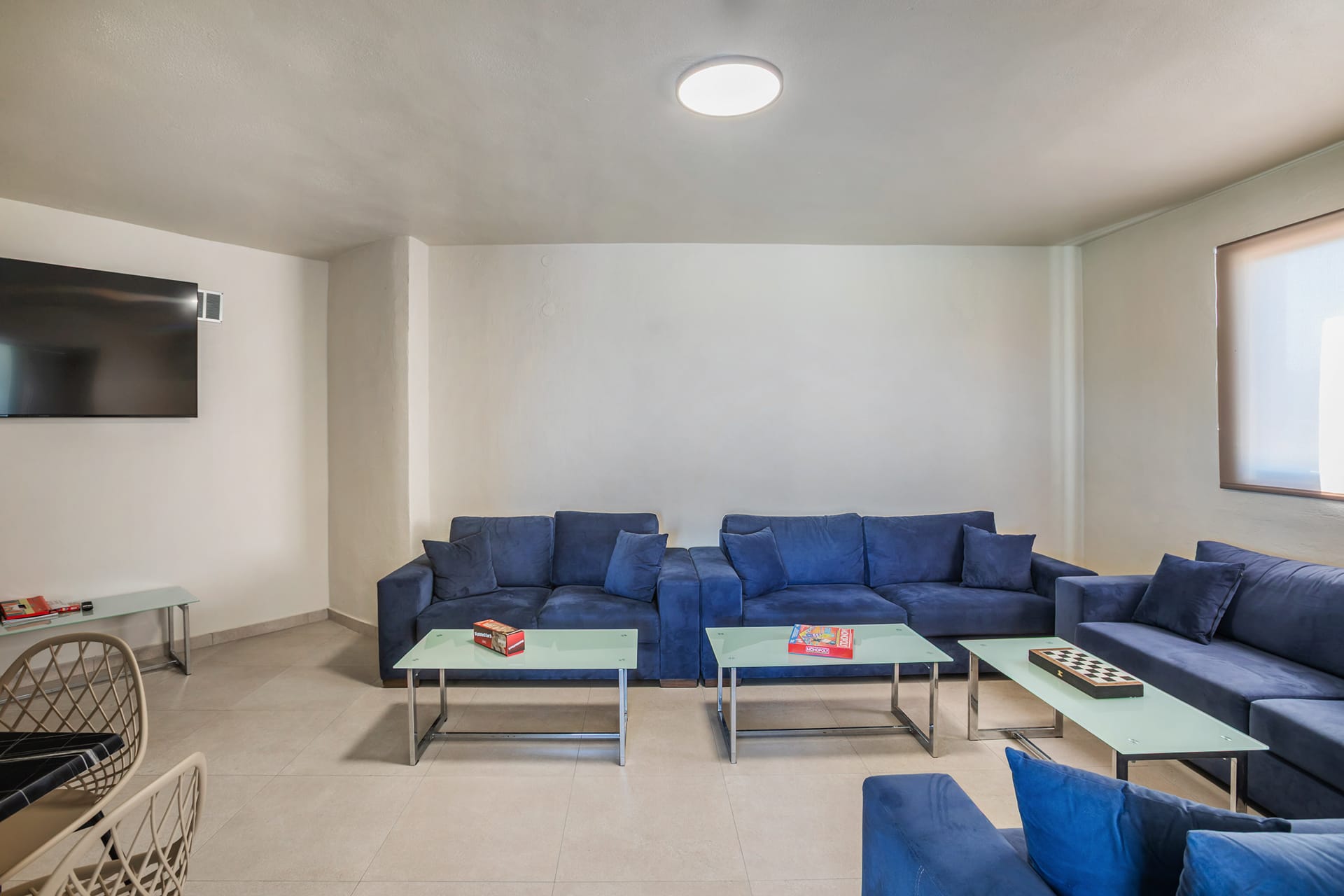 Arya Hotel