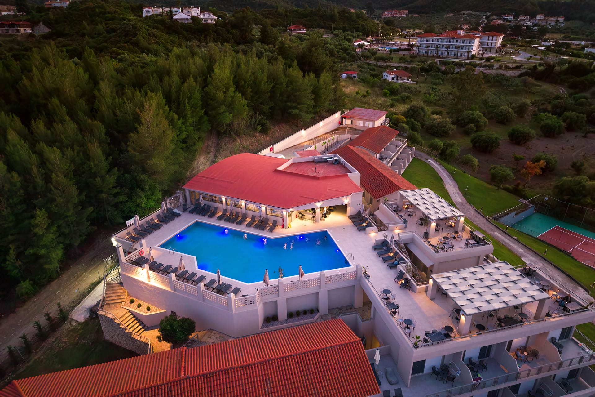 Arya Hotel