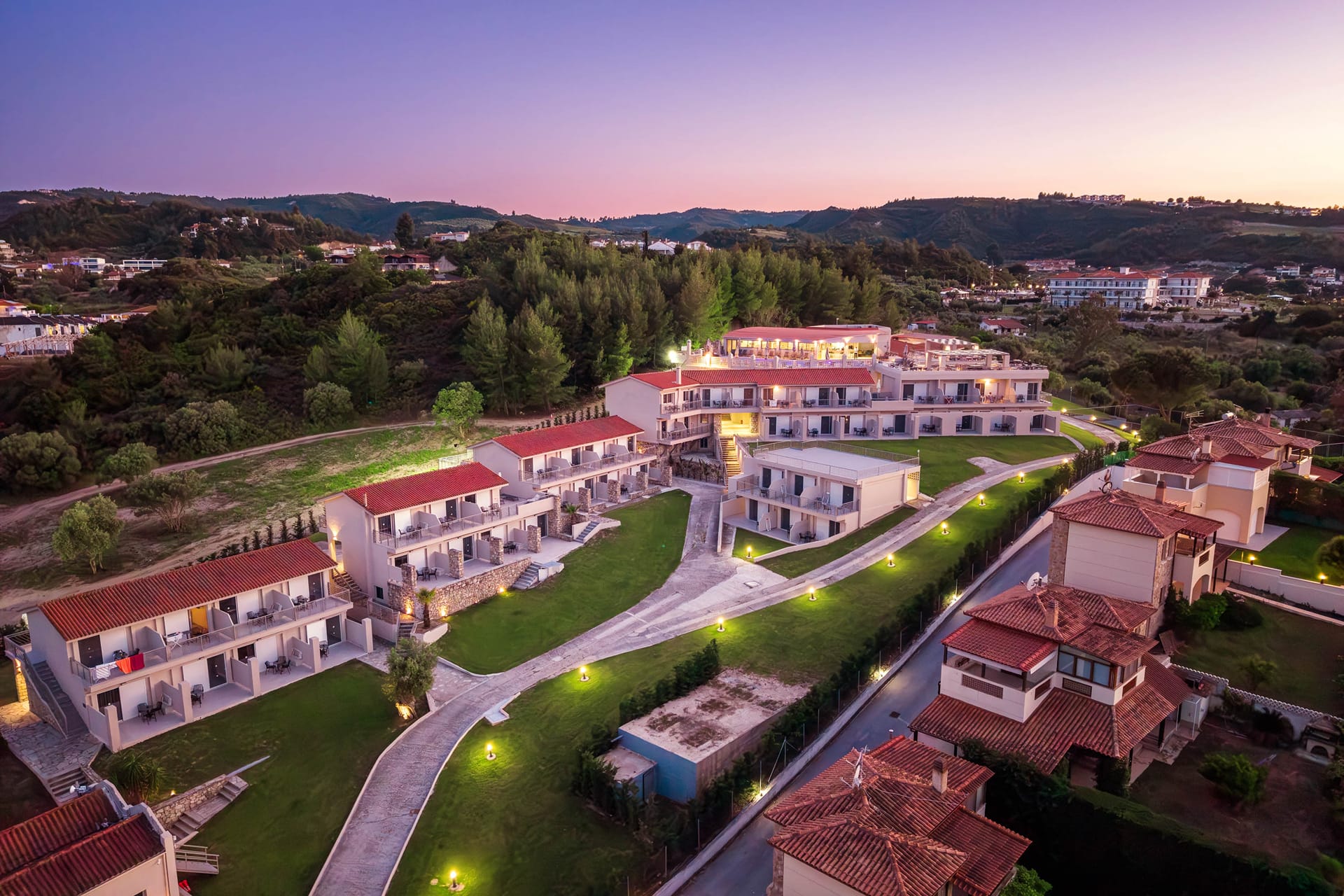 Arya Hotel
