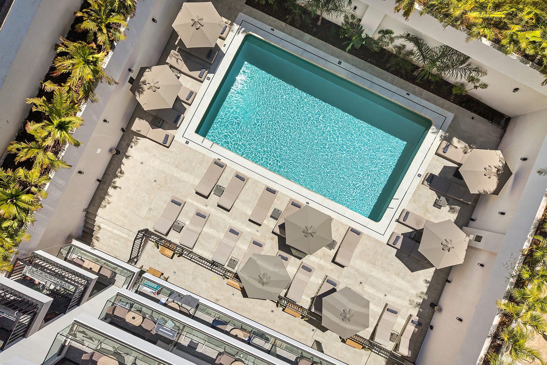 Enorme Epavli Urban Living
