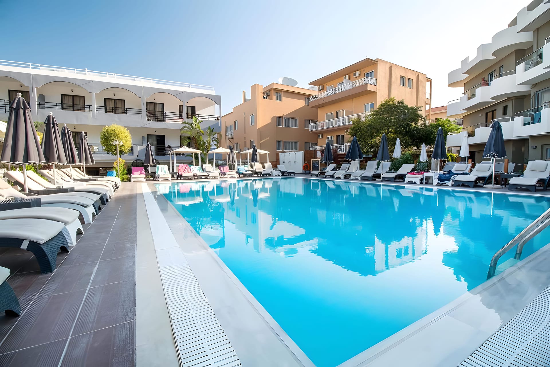 Sunny Days Hotel